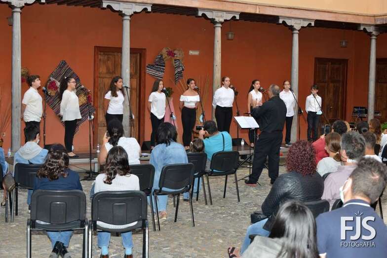 Actuación del coro/Francisco Javier Santana.